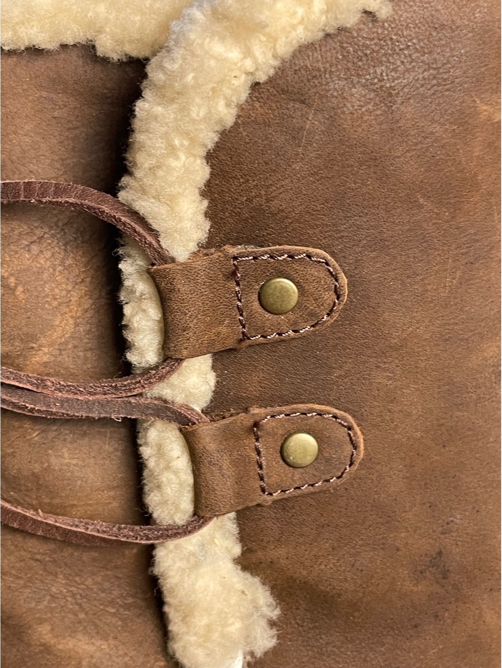 UGG Akadia Leather Shearling Winter Boots Women’s Size 9 Brown Buckle Mid-Calf - Picture 3 of 4